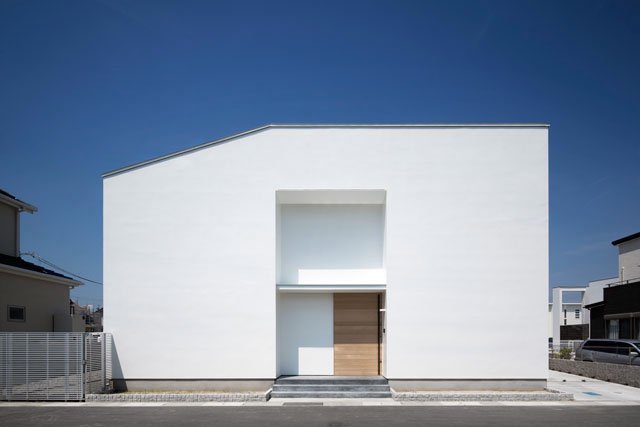 Rumah modern minimalis dengan proporsi yang seimbang